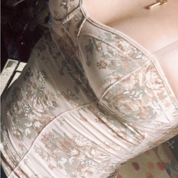 Beautiful pink bustier - Picture 1 of 5